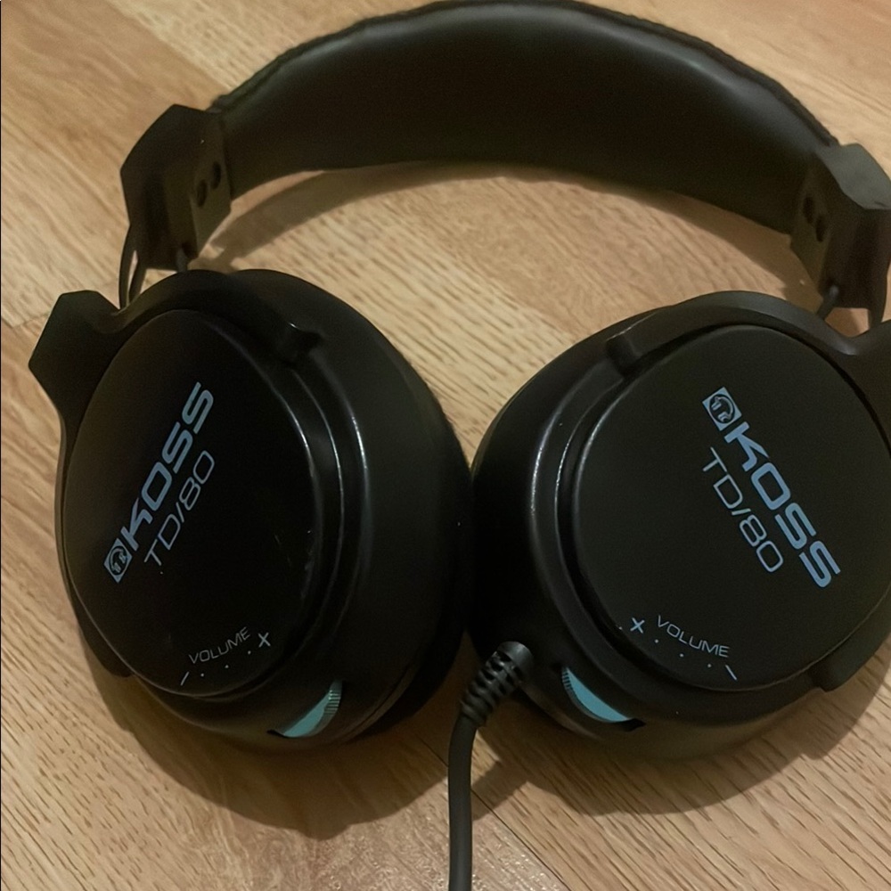 TD/80 Over-Ear Headphones - Black